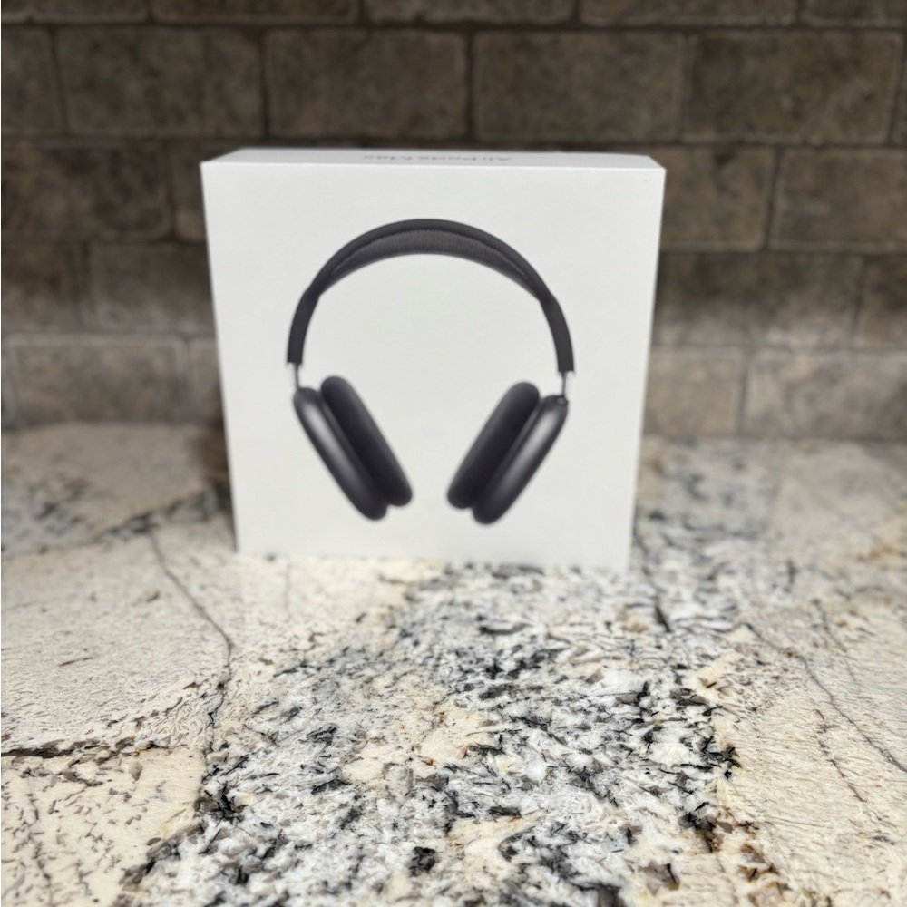 Black Wireless Headphones